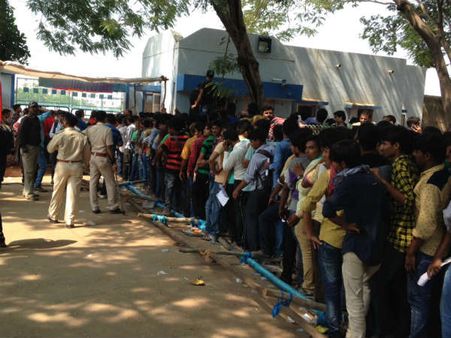 લાઠીચાર્જ