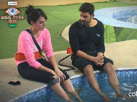 કેથ-મંદાના-રોશેલ કેથ-મંદાના-રોશેલ