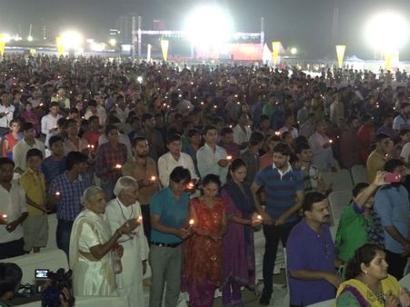 હજારો લોકો કરી માં અંબાની આરતી હજારો લોકો કરી માં અંબાની આરતી