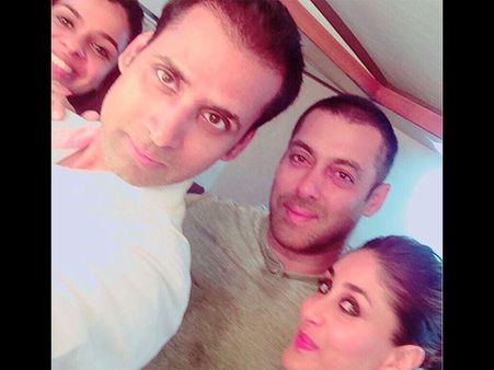 મેકઅપ આર્ટીસ્ટ મેકઅપ આર્ટીસ્ટ