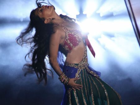 PICS: સનીનું હ્રદયના ધબકાર વધારતુ આકર્ષક ફોટોશુટ!