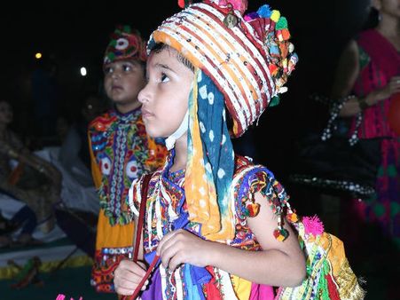 મારો ધોડો ચાલે તબડક તબડક
