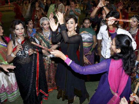 કાળા રંગથી દૂર રહો કાળા રંગથી દૂર રહો