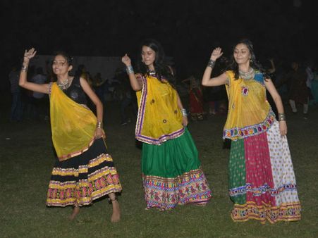 એક બે ત્રણ ચાર 