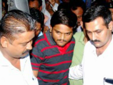 હાર્દિકનું ચેકઅપ હાર્દિકનું ચેકઅપ