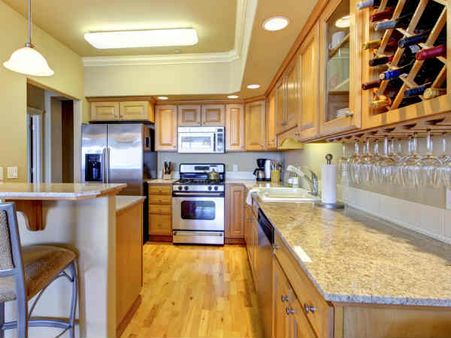 સફાઈ કરવામાં મદદ કરો