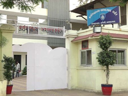 હાર્દિક પટેલને આર્થિક મદદ કરનારને ક્રાઇમ બ્રાન્ચે સમન્સ ફટકાર્યો 