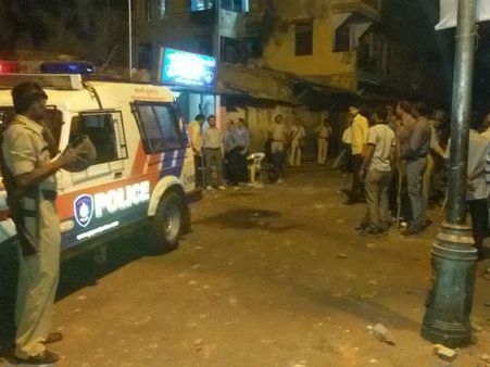 અમદાવાદના શાહપુરમાં પોલિસ પર સ્થાનિકો કર્યો પથ્થરમારો