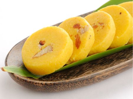 દિવાળી ખાસ બનાવવા માટે ઘરે બનાવો આ બરફીઓ