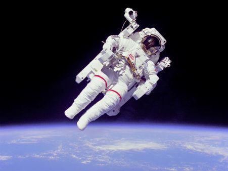 ભ્રમ-3-બધાં જ એસ્ટ્રોનૉટ પાસે PHDની ડિગ્રી હોય છે 