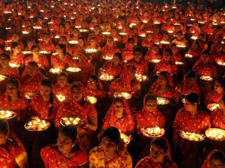 દેશભરમાં ધૂમધામથી ઉજવાઇ દિવાળી, જુઓ તસવીરો