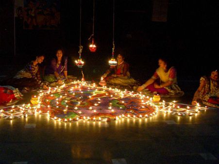 રંગો અને દિપકની રંગોળી રંગો અને દિપકની રંગોળી