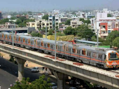 2017 પહેલા લખનૌમાં મેટ્રો નહીં થાય શરૂ, જોવી પડશે રાહ 