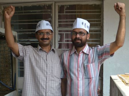 2 વર્ષ જૂના તોફાનો મામલે AAP વિધાયક અખિલેશ ત્રિપાઠીની થઇ ધરપકડ 