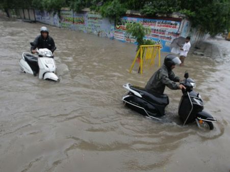 ચેન્નઇ જળબંબાકાર ચેન્નઇ જળબંબાકાર