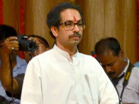 શિવસેનાએ ગુજરાતમાં કોંગ્રેસની જીતને ખતરો ગણાવ્યું 