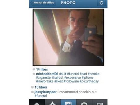 દુખ વાળું સેલ્ફી