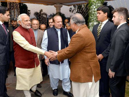 મોદી અને નવાઝની હાલની મુલાકાત