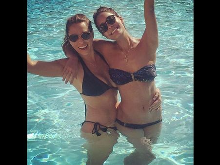 પુલ બ્યૂટી લીઝા પુલ બ્યૂટી લીઝા