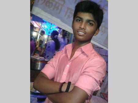 રીક્ષાચાલકના છોકરાએ કર્યો વર્લ્ડ રેકોર્ડ ફટકાર્યા 1,009 રનો