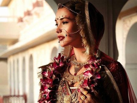 જ્યારે એમી જેક્શન બની ગુજરાતી દુલ્હન 