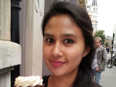 કંટાળાજનક 4 જી ગર્લ