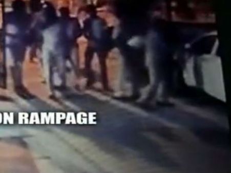 રાજકોટમાં સીસીટીવીમાં કેદ થઇ પોલિસની અડોડાઇ 