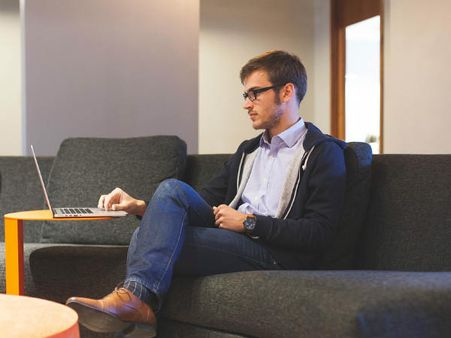 કોની સાથે છે સ્પર્ધા 