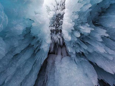 બલ્યુ લેક ગુફા 