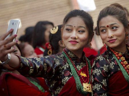 25,000 સેલ્ફીઝ 25,000 સેલ્ફીઝ