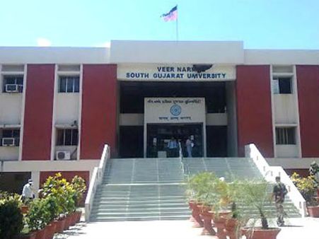  વીર નર્મદ યુનિવર્સિટીના પરિણામમાં છબરડો, વિદ્યાર્થીઓનું ઓનલાઇન ટોટલ એકસરખું 