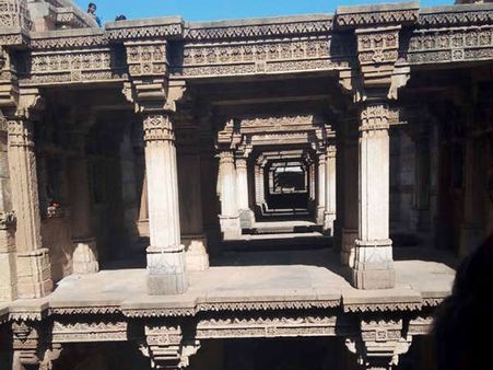 જ્યાં રૂડીબાઇ તર્સ્યાને આપ્યું પાણી જ્યાં રૂડીબાઇ તર્સ્યાને આપ્યું પાણી