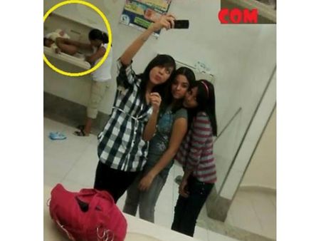 બાથરૂમમાં સેલ્ફી 