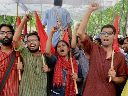 જેએનયૂમાં ફરી લાગ્યા વિવાદિત પોસ્ટર, ભારતને કહ્યું જેલ 