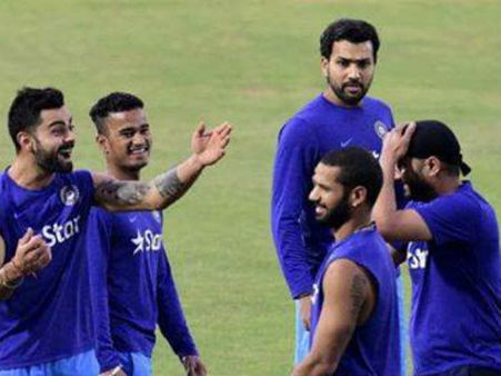 જુઓ: ભારત-પાકિસ્તાન મેચ પહેલા ટીમ ઇન્ડિયાની મસ્તી...