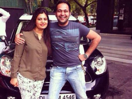 સફેદ રંગની સ્વિફ્ટ 