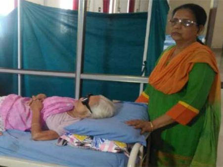 વધુ એક મોતિયાના ઓપરેશન બાદ 4 દર્દીઓની આંખમાં ખામીની ફરિયાદ