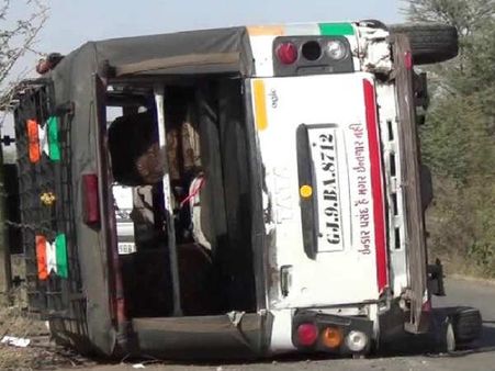 મોડાસામાં સ્કૂલ રિક્ષાએ પલટી ખાતા ત્રણ બાળકો ઇજાગ્રસ્ત