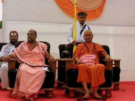 ગાયને રાષ્ટ્રીય પ્રાણી જાહેર કરો: દ્વારિકા શારદાપીઠ સ્વામી 