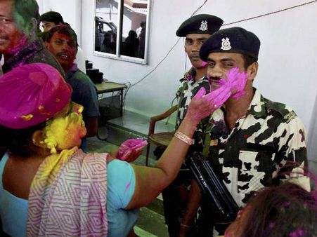 જવાનોની હોળી