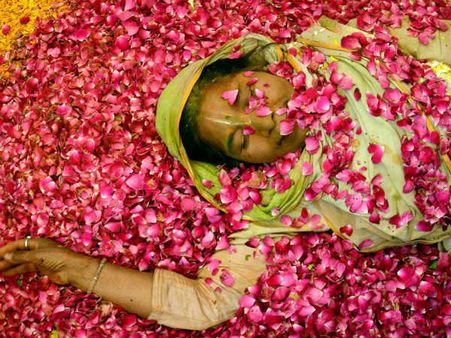 હુંઇ મેં કિષ્ણ દિવાની 