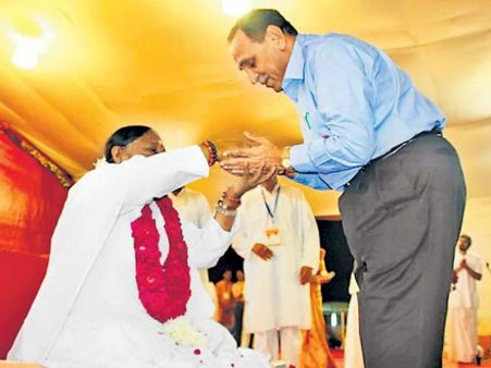 અમદાવાદ પહોંચ્યા માતા અમૃતા આનંદમયી અમ્મા 