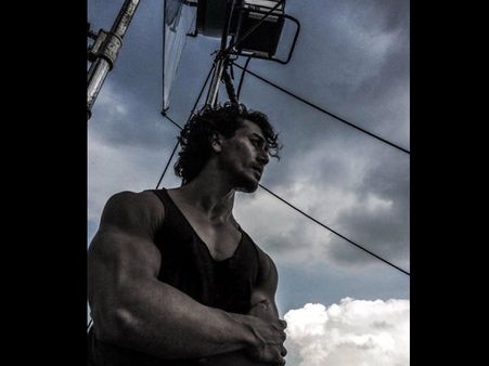 Pics: બાગીના શૂટિંગ વખતે ટાઇગર શ્રોફની પરફેક્ટ બોડીનો હોટ લૂક