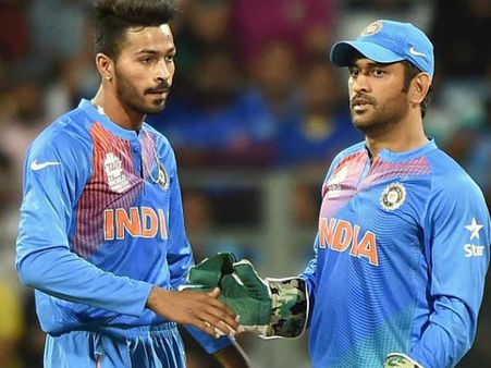 જીત બાદ ધોનીએ ખોલ્યો રાઝ, છેલ્લી ઓવરમાં પંડયા સાથે શું વાત કરી હતી?