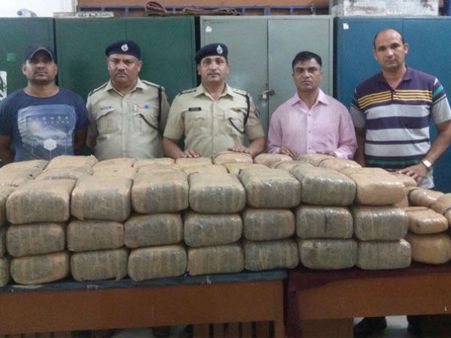 પુરી-અમદાવાદ ટ્રેનમાં મળ્યો 17. 22 લાખ રૂપિયાની કિંમતનો ગાંજો