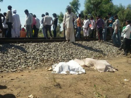 ડીસામાં રેલવે ફાટકે મળી, માતા અને બે પુત્રીઓની લાશ