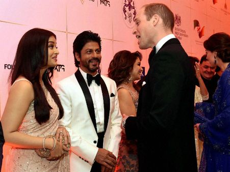 શાહરૂખ અને ઐશ્વર્યા કર્યા વેલકમ શાહરૂખ અને ઐશ્વર્યા કર્યા વેલકમ