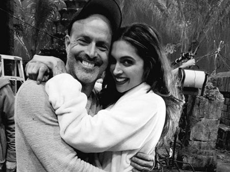 ડાયરેક્ટર સાથે