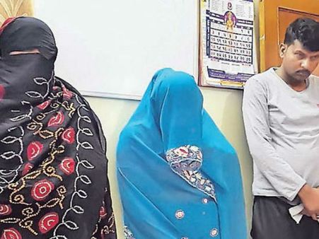 હિંમતનગર પોલીસે ઉઘાડું પાડ્યું સેક્સ રેકેટ