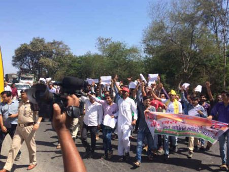 પાટીદાર આંદોલન બન્યું હિંસક